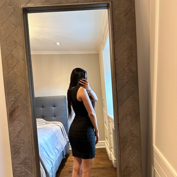 Black Bodycon dress by Guess - Picture 5 of 5